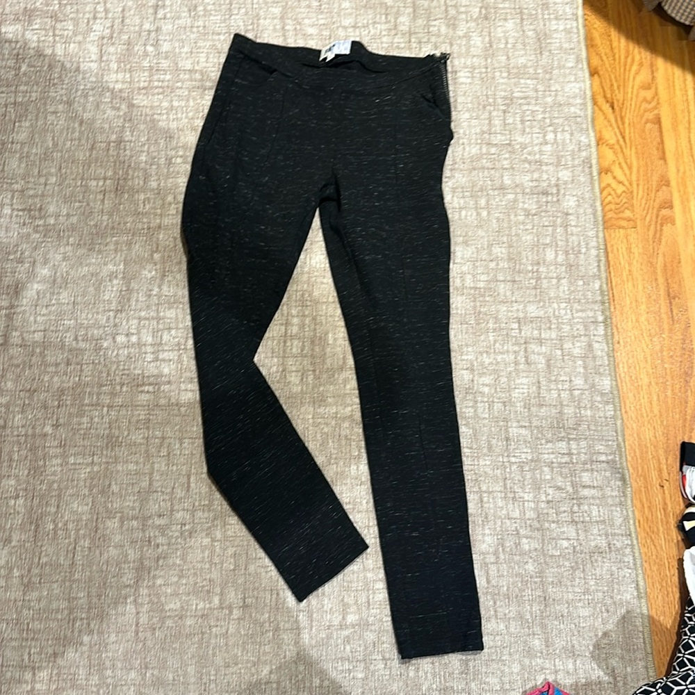 Jolt legging pants. Size medium. Black/white detail. Zipper on side with pockets